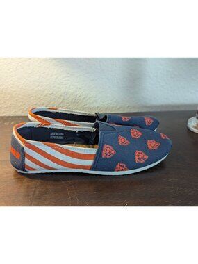 Chicago Bears Womens Slip-On Canvas Shoes With Striped And Bear Logo Design In N